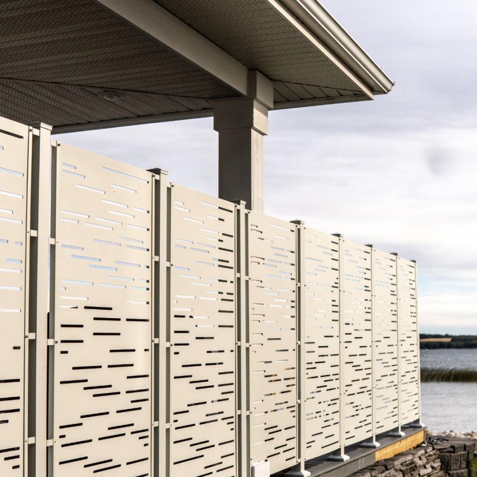 3 Benefits Of Privacy Screens In Canada